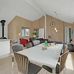 בית נופש Gorgeous Home In Nordborg With Sauna *