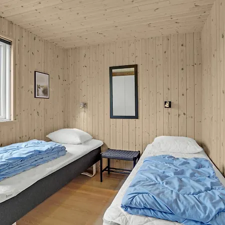 8 Bedroom Stunning In *