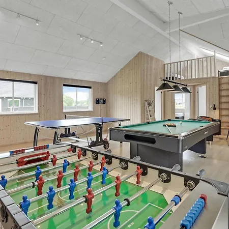 8 Bedroom Stunning In