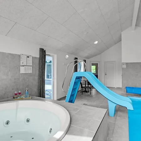 8 Bedroom Stunning In Σπίτι διακοπών Nordborg