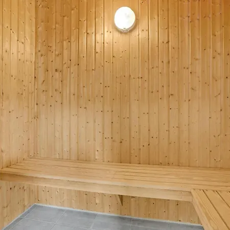 8 Bedroom Stunning In